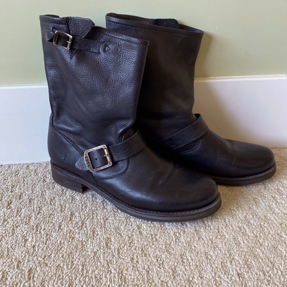 Frye woman’s Veronica short womens boots 8 1/2